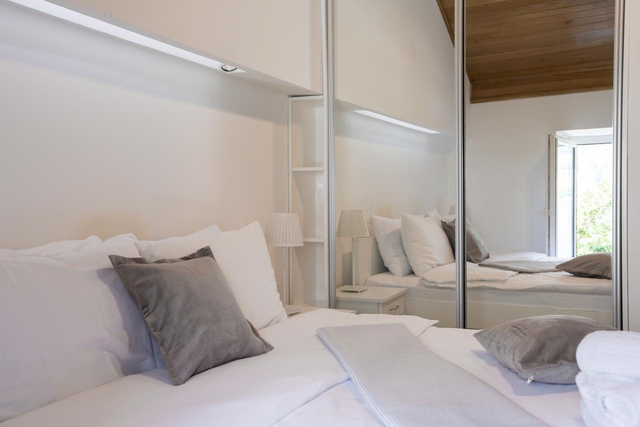 Seven Hills Duplex Eco-Cottage コトル エクステリア 写真