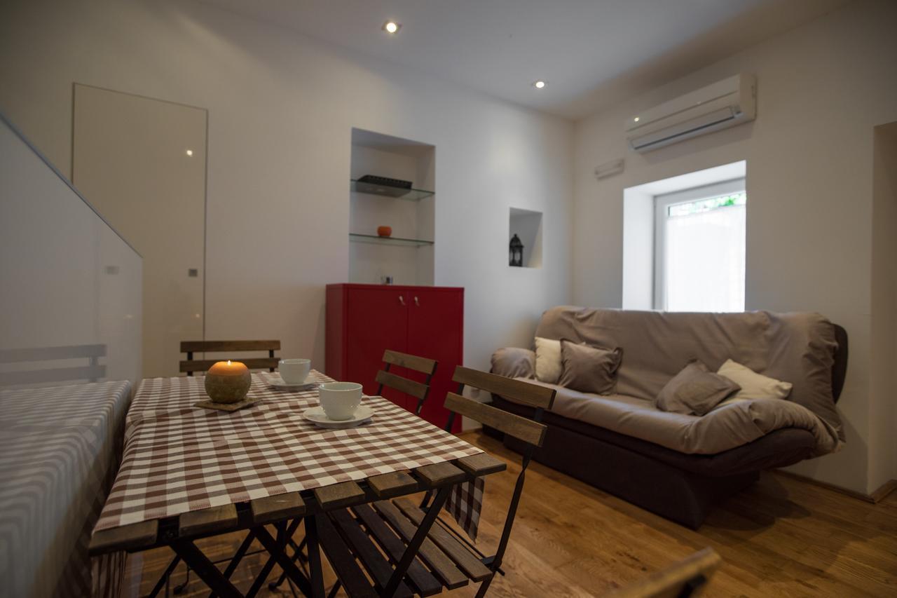Seven Hills Duplex Eco-Cottage コトル エクステリア 写真